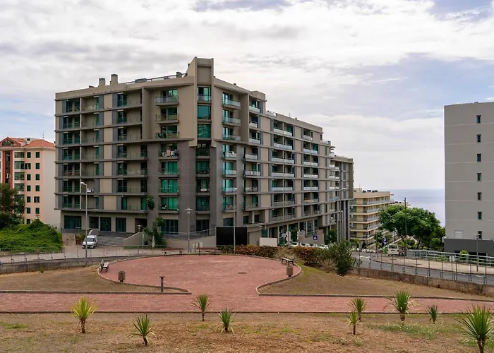 Piornais I By An Island